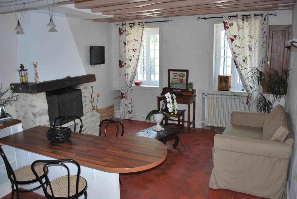 Gites Aux Fleurs De Cerises Le Plessis-Luzarches Zimmer foto